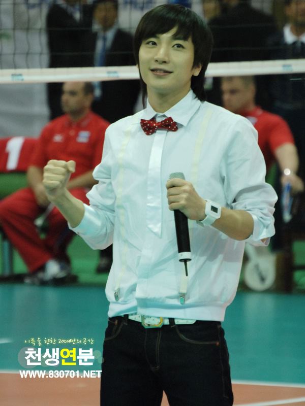 [PIX] 080614 SJ-H PERFORM DURING FOOTBALL AND VOLLEYBALL COMPETITION 9425cb7bec7b8fe00bd1875e