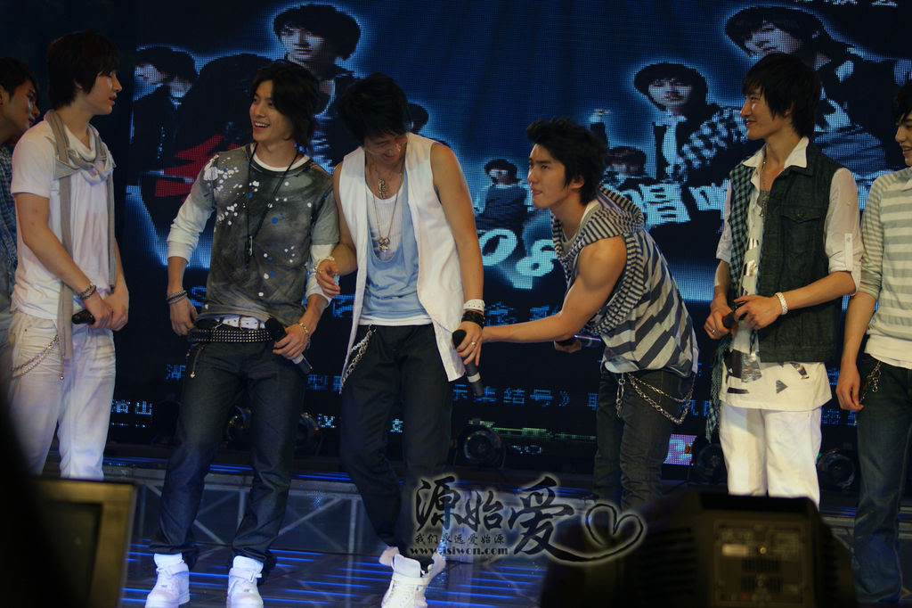 [PIX] 080716 SJ-M 100th Day FanMeeting D314952330674a52ac34def1