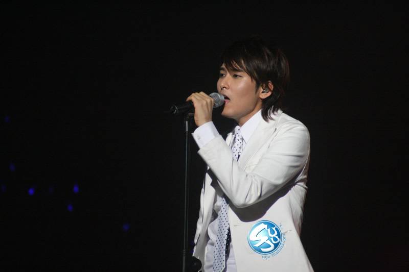 [PIX] 080712 SUPER SHOW-THAILAND Dddaa18cd6d9e181c9f0c8f0e8f15ed8