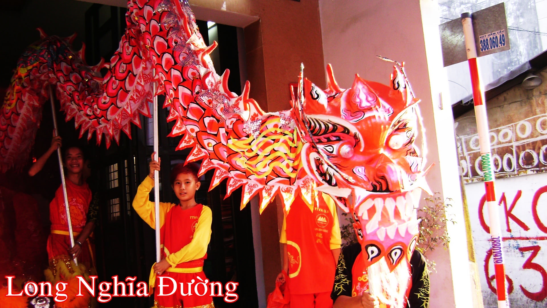 QUANG TRUNG ĐƯỜNG 2K11 ( múa tại nhà mình) DSC03015-1