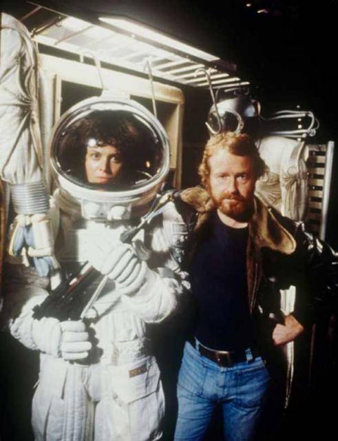 Alien (1979) AlienSigourney-Weaver-and-Ridley-Scott-on-the-set