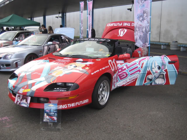 Lễ hội triễn lãm Itasha (lọai xe sơn +dán hình anime manga game)tại Nagoya Nagoya_itasha_ita-d_event_04