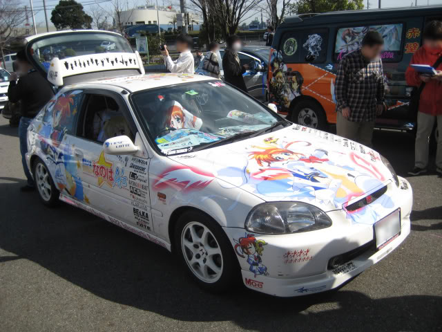 Lễ hội triễn lãm Itasha (lọai xe sơn +dán hình anime manga game)tại Nagoya Nagoya_itasha_ita-d_event_08