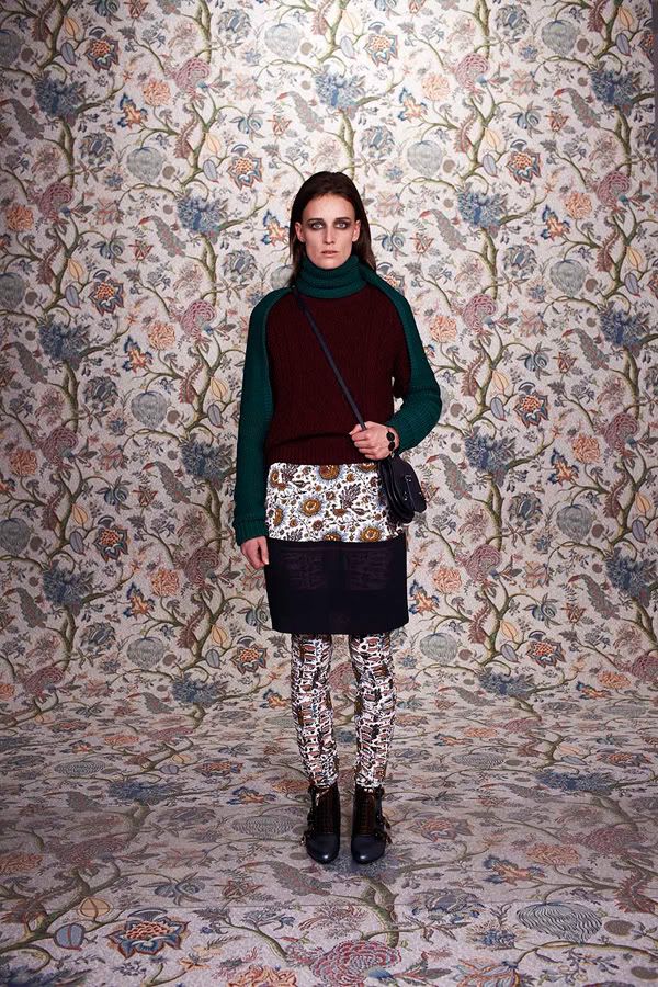    أزياء  بالينكياغا  Balenciaga-prefall-2011-collection-130111-5