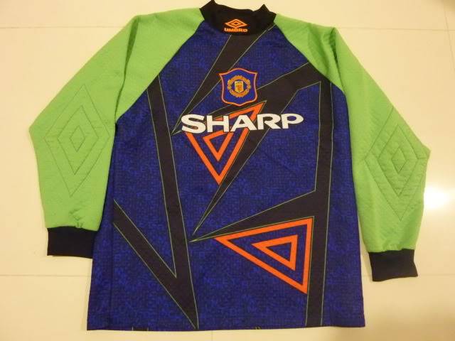 Giggsy's Man Utd Kit (April 2010 shirts update on page 1 & GK kits on page 11) - Page 7 1994_96_GK_Home01