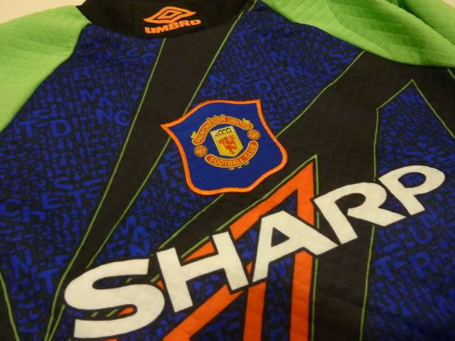 Giggsy's Man Utd Kit (April 2010 shirts update on page 1 & GK kits on page 11) - Page 7 1994_96_GK_Home02