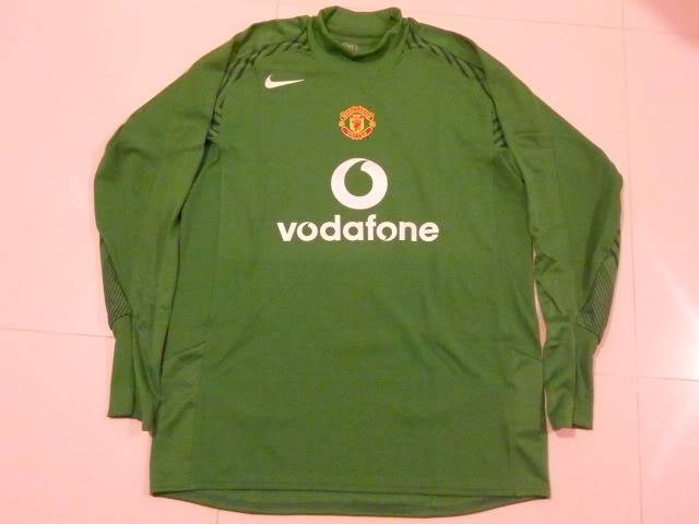 Giggsy's Man Utd Kit (April 2010 shirts update on page 1 & GK kits on page 11) - Page 7 2005_06_GK_Home01