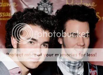 Jonas Brothers wax figures!! Waxfigures