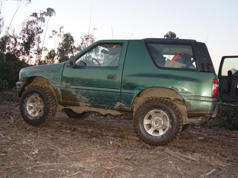 Luis - Opel FronTTera e MiTTsubishi Pajero DSC09343