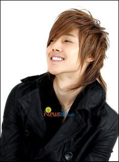 SS501 Hyun-joong-leg-injury