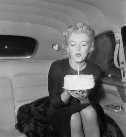 Le site fete ses 1 ans Marilyn-bday