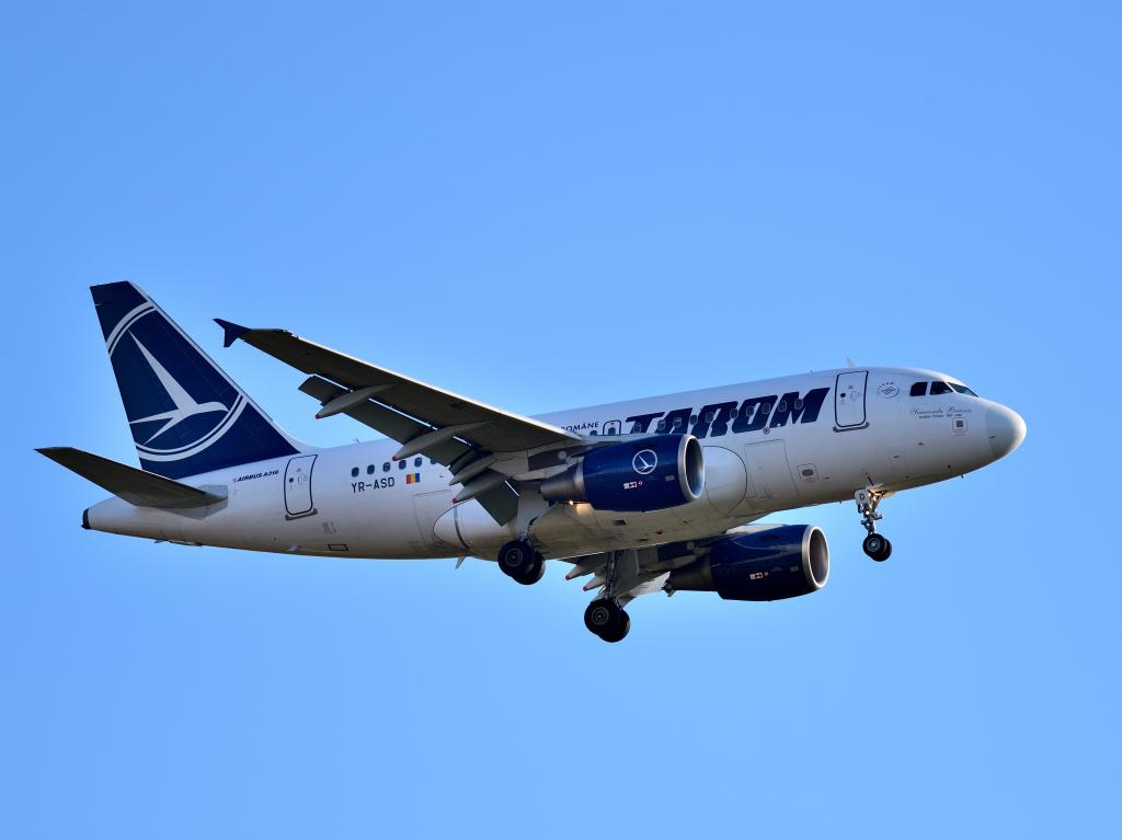 Aeroportul Bucuresti ( Henri Coanda/Otopeni )- Noiembrie 2012 Yr-asd