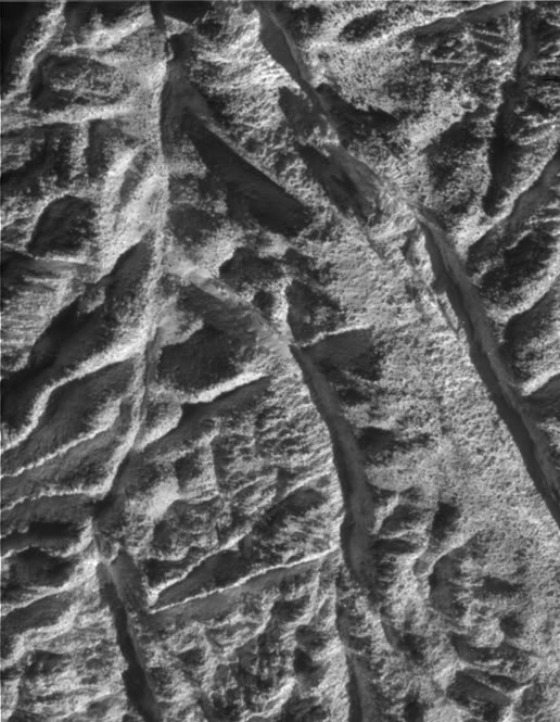 Quelque images d'Encelade 405759main_cassini20091121-b-516
