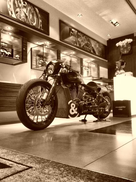 B&R Nascafe Racer, Shaw Harley-Davidson.......... IMG_4268