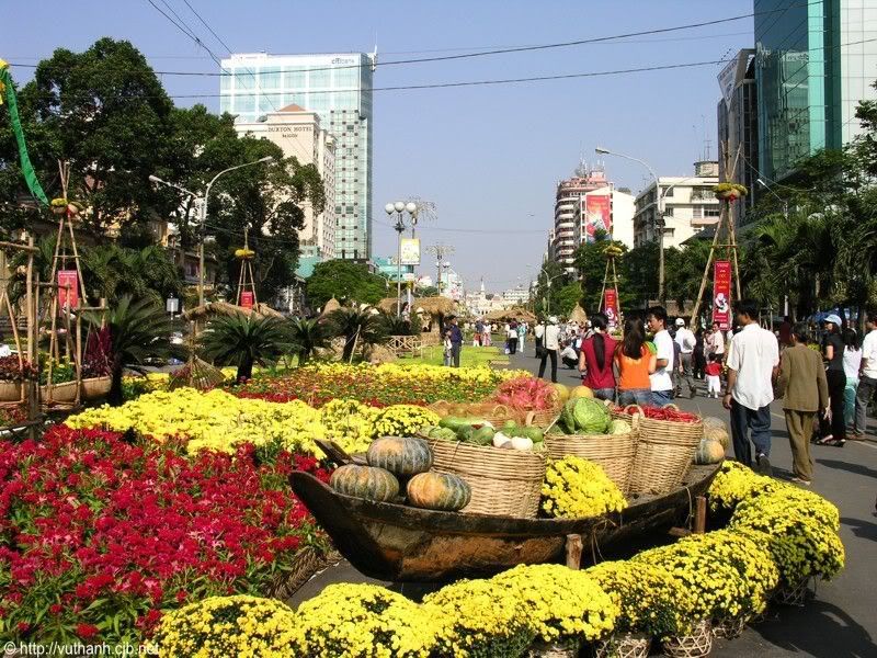 Đường Hoa Nguyễn Huệ _Nguyen_Hue_boulevard-s