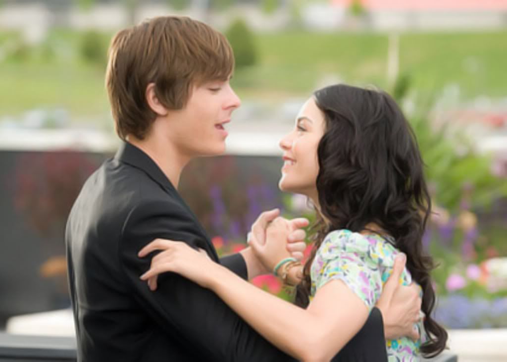 High school musical Zanessa-hsm3-stills