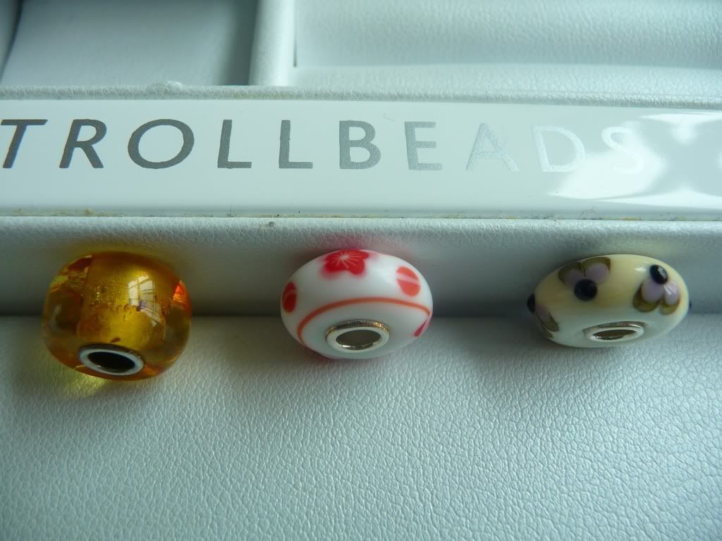 fireflies- need multiples!!! Newbeads1