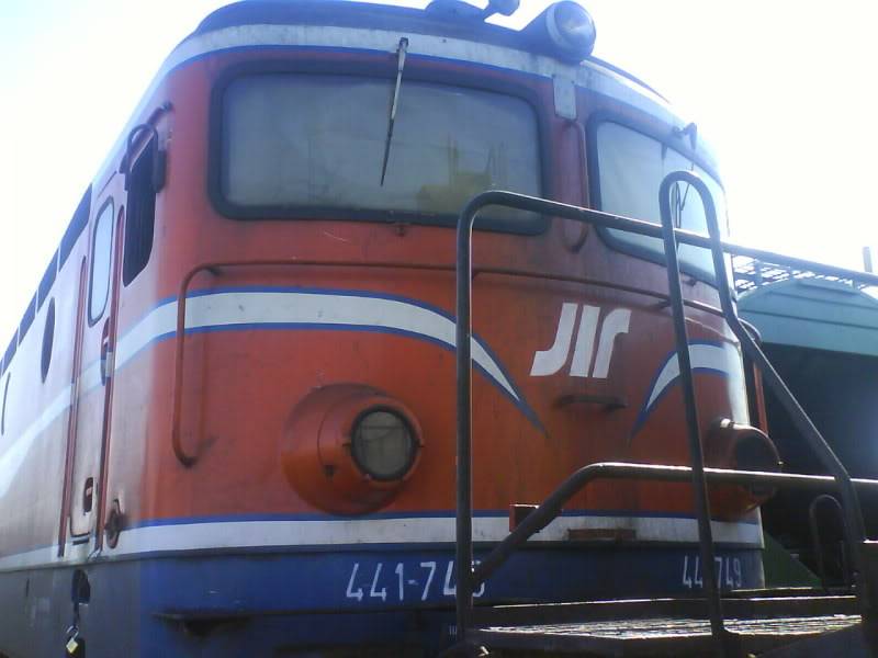 Locomotive sarbesti in drum spre Electroputere Craiova DSC01026