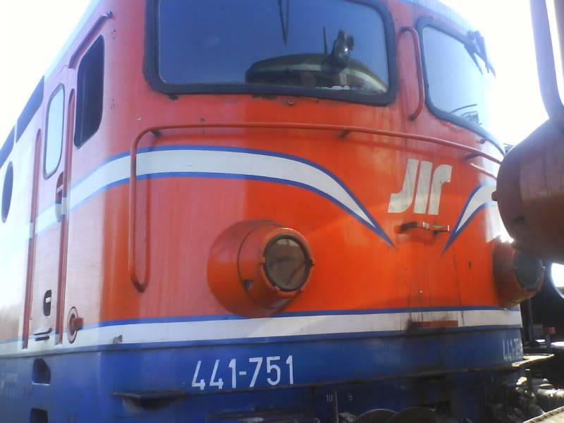 Locomotive sarbesti in drum spre Electroputere Craiova DSC01031