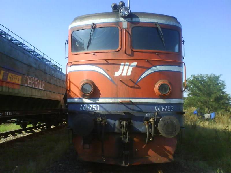 Locomotive sarbesti in drum spre Electroputere Craiova DSC01044