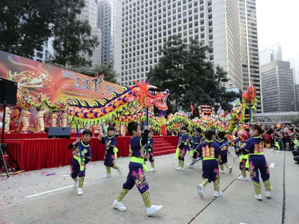 HongKong Lion & Dragon Dance Festival 2012 379904_339775896033921_1525428200_n