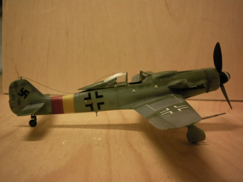 Academy Focke Wulf Fw 190D-9 1/72 3hrj6