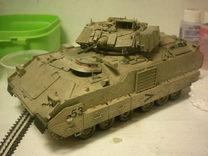 Academy M2A2 Bradley "OIF" Fgfgfg-1