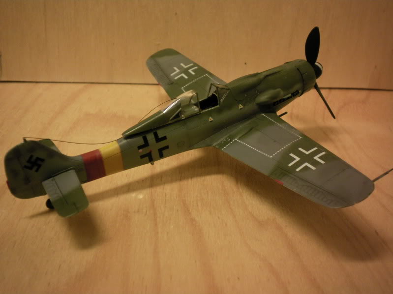 Academy Focke Wulf Fw 190D-9 1/72 Y5y5y5y5