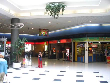 Centro Comercial. Centro