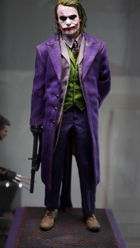 [Hot Toys] TDK Joker DX 2.0 - Lançado!!!! Fotos  <OMG> pág.: 23 e 24 - Página 20 5_zps20fc6d6a