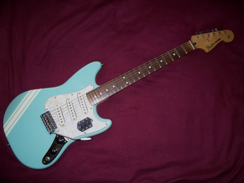 Fender Mustang FenderCycloneII-1