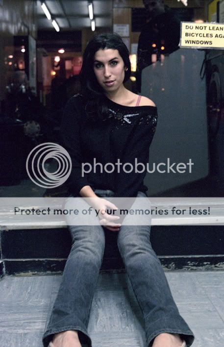 Amy photo inconnue - Page 2 Kbri8i