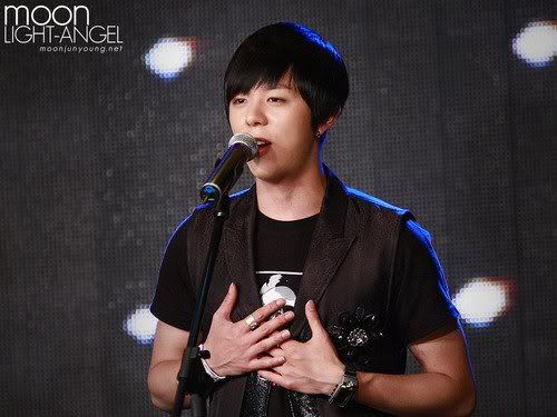 [PICS] Moon JunYoung [PERFORMANCE] Image27