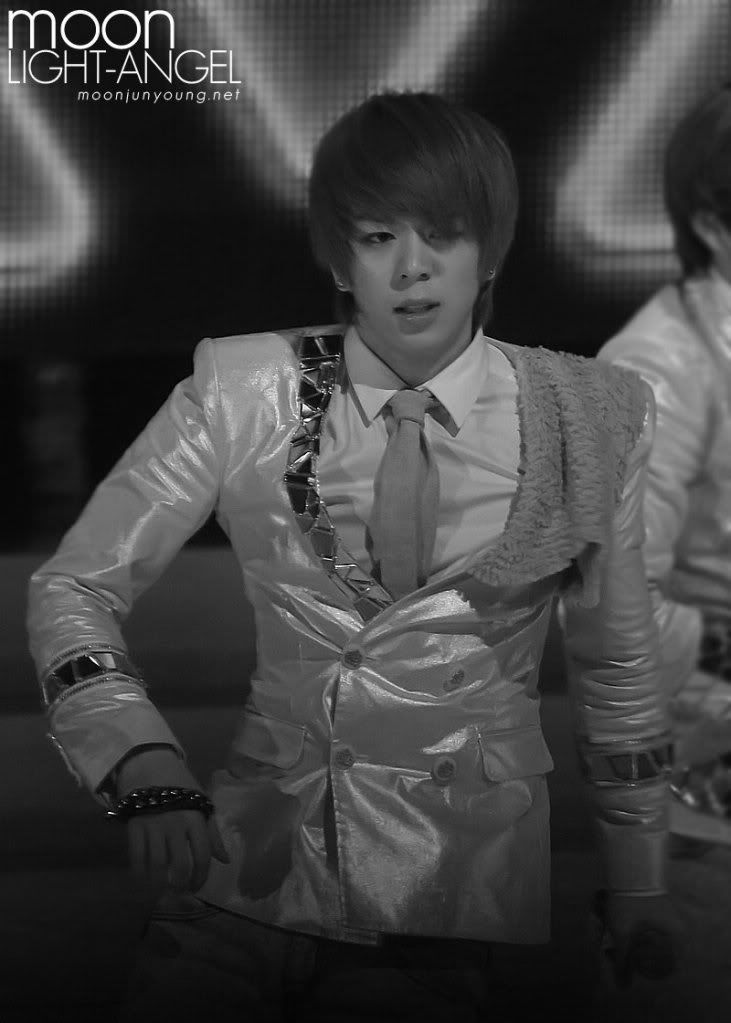 [PICS] Moon JunYoung [PERFORMANCE] Image6