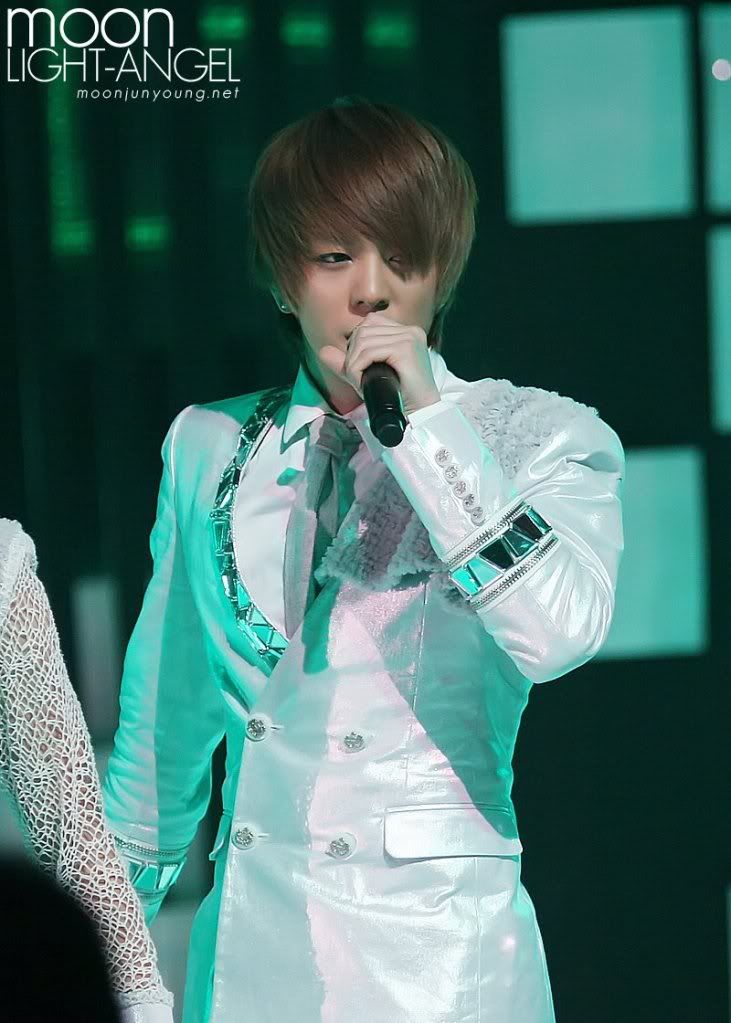 [PICS] Moon JunYoung [PERFORMANCE] Image8