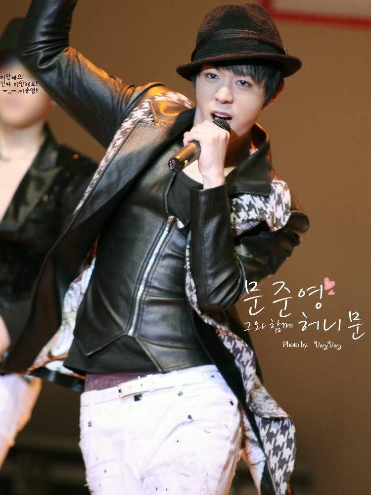 [PICS] Moon JunYoung [PERFORMANCE] Image92