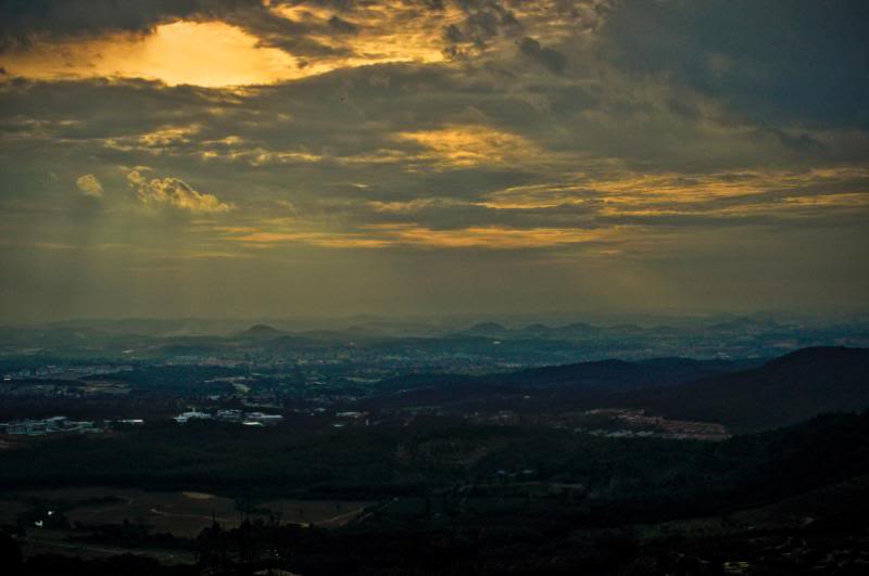 Mencari Big Foot di bukit Broga Viewatbrogahillpeak