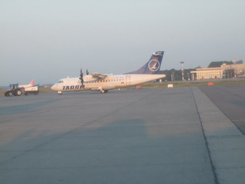 Otopeni- TG Mures - Otopeni cu Tarom DSCF4800