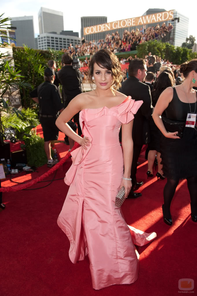 A loser like Berry [FC] 23577_lea-michele-en-los-globos-de-oro-2011