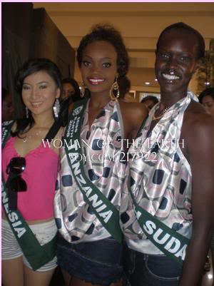 MISS INDONESIA EARTH-HEDHY KURNIATI Heidi10