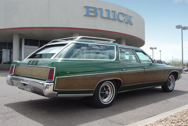 photos de station wagon et corbillards - Page 3 Buickdealer2sm