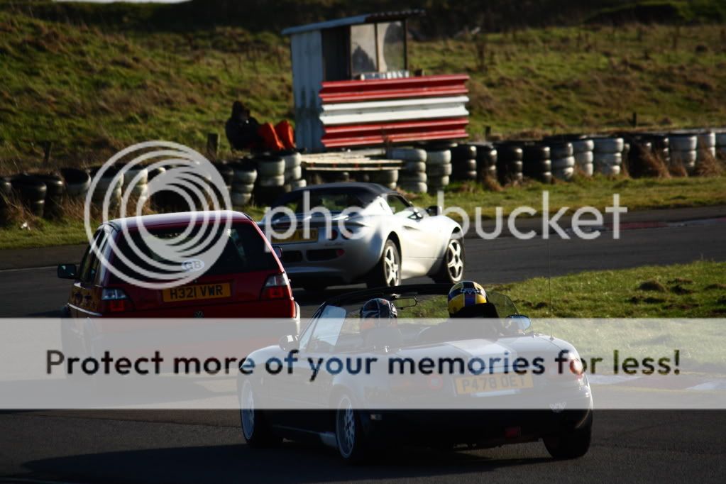 Llandow track day 12/02/2011 Just to wet your whistle DPP_0083