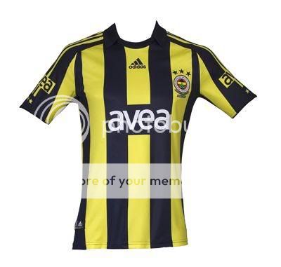 Fenerbahe Futbol Takm'nn 2008-2009 sezonunda giyecei formalar ve Fenerium'un sonbahar-k kreasyonu dzenlenen defileyle tantld. 5f043272