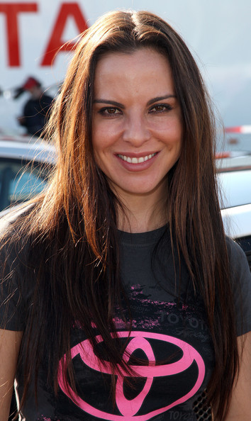 Kate del Castillo en competencia de autos Toyota Pro/Celebri 81c5d5c8925bc858d418042f761deb25