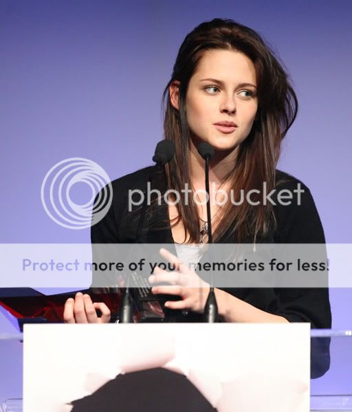 Kristen Stewart - Página 7 Breakthroughawards_280729