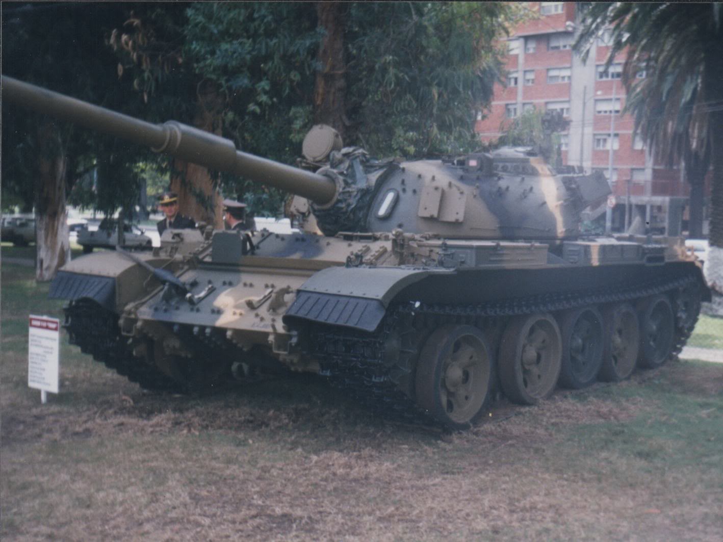 EJÉRCITO DE URUGUAY - Página 15 T55_03