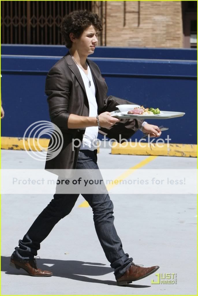 Fotos de Nick Jonas :D - Página 2 NickJonasInNewYork