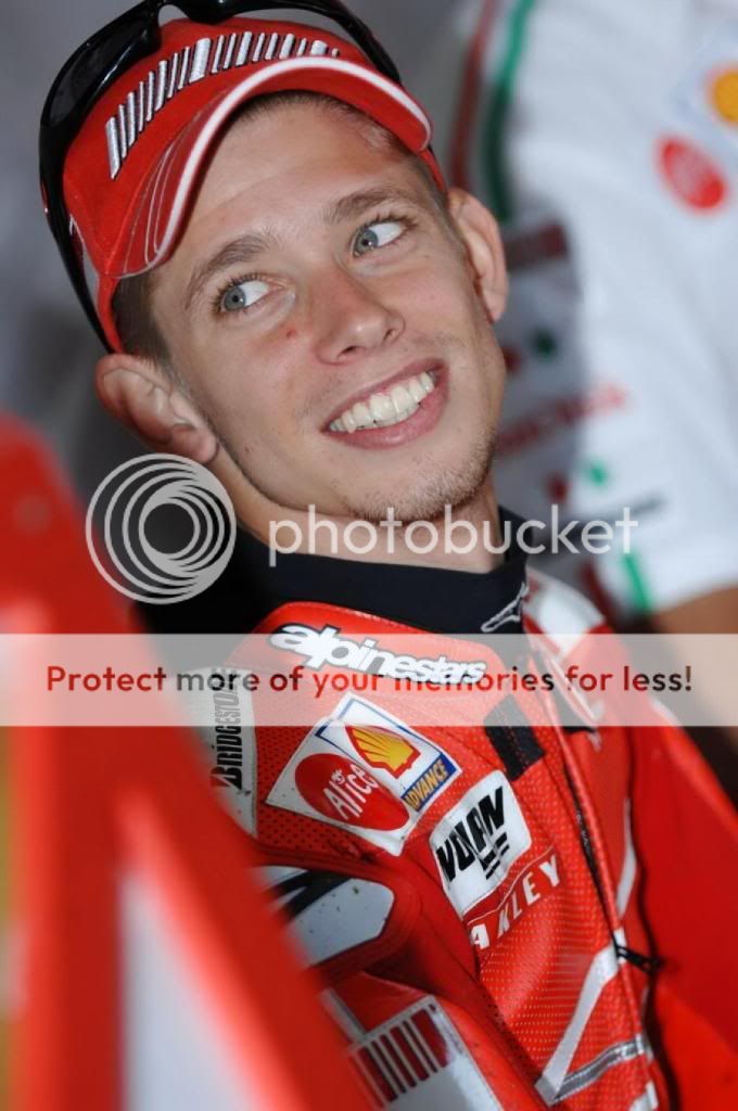 Temporada 2008 Casey-stoner-valentino-rossi-coment