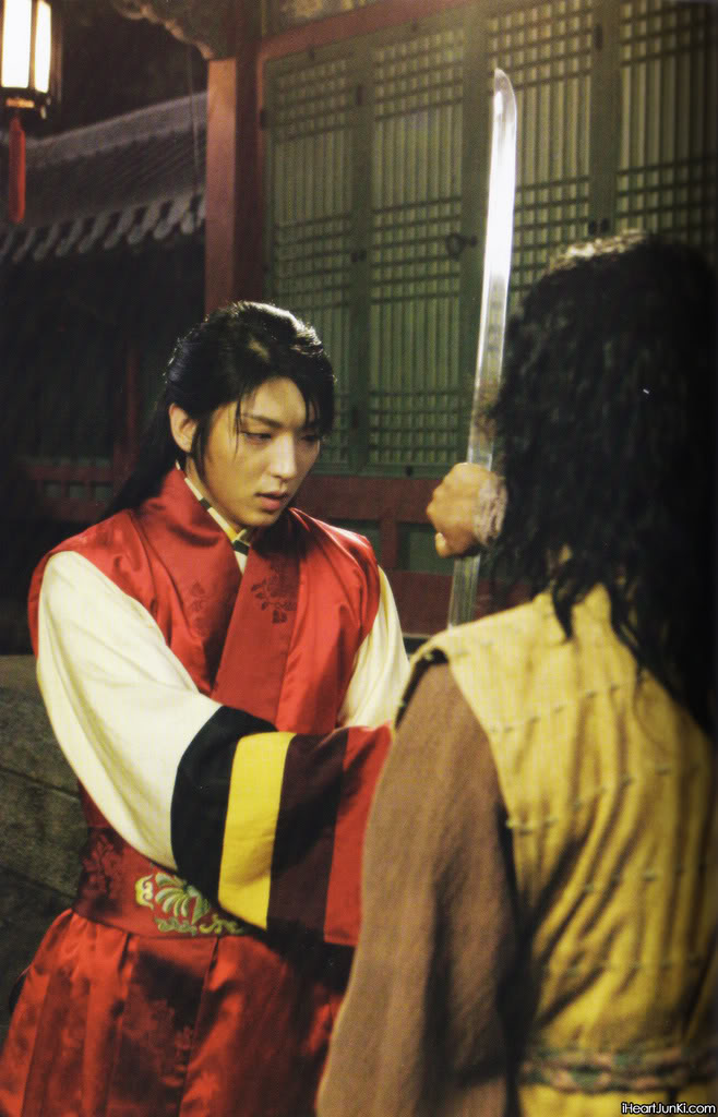 Gong Gil - oppa Junki trong "The King and the Clown" Scan-017