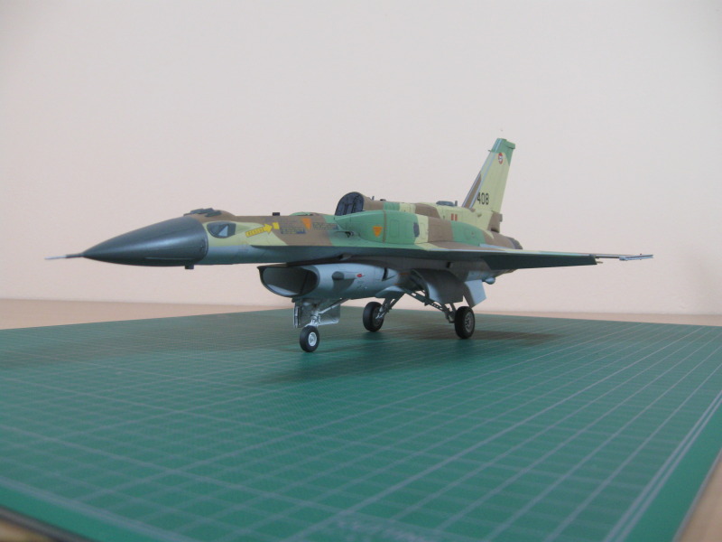 F-16I SUFA(Academy 1/32) IMG_1273